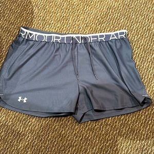 Women’s under armor shorts (gray)